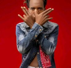 Download Mp3: "Slap Muchi Tumbi" Y Celeb